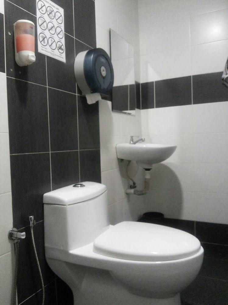 Hotel Viva Кланг Экстерьер фото